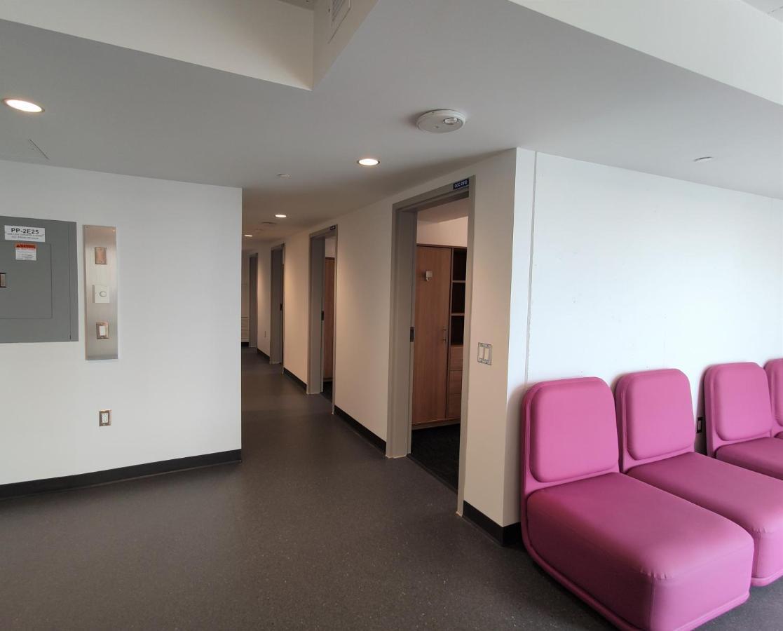Toronto Metropolitan University-Daphne Cockwell Complex Residence Экстерьер фото