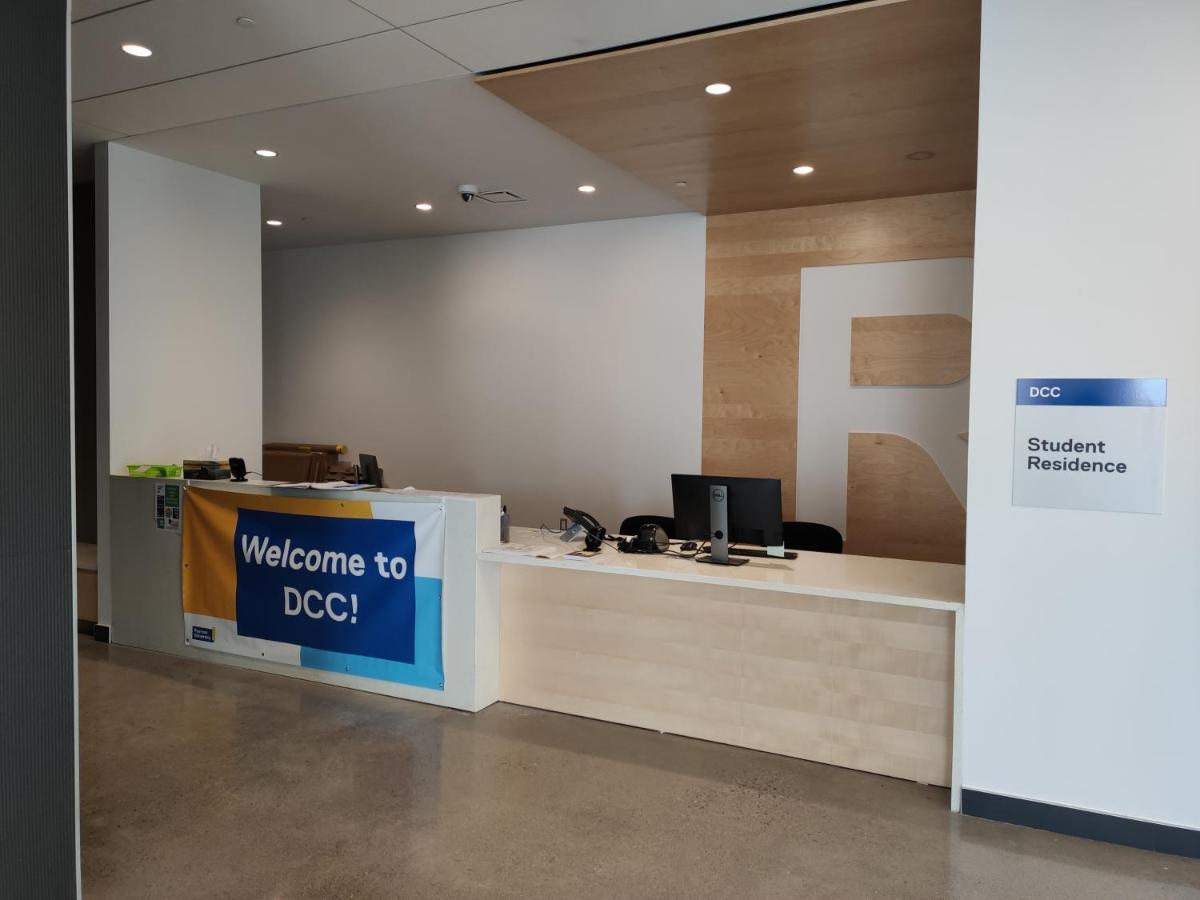 Toronto Metropolitan University-Daphne Cockwell Complex Residence Экстерьер фото