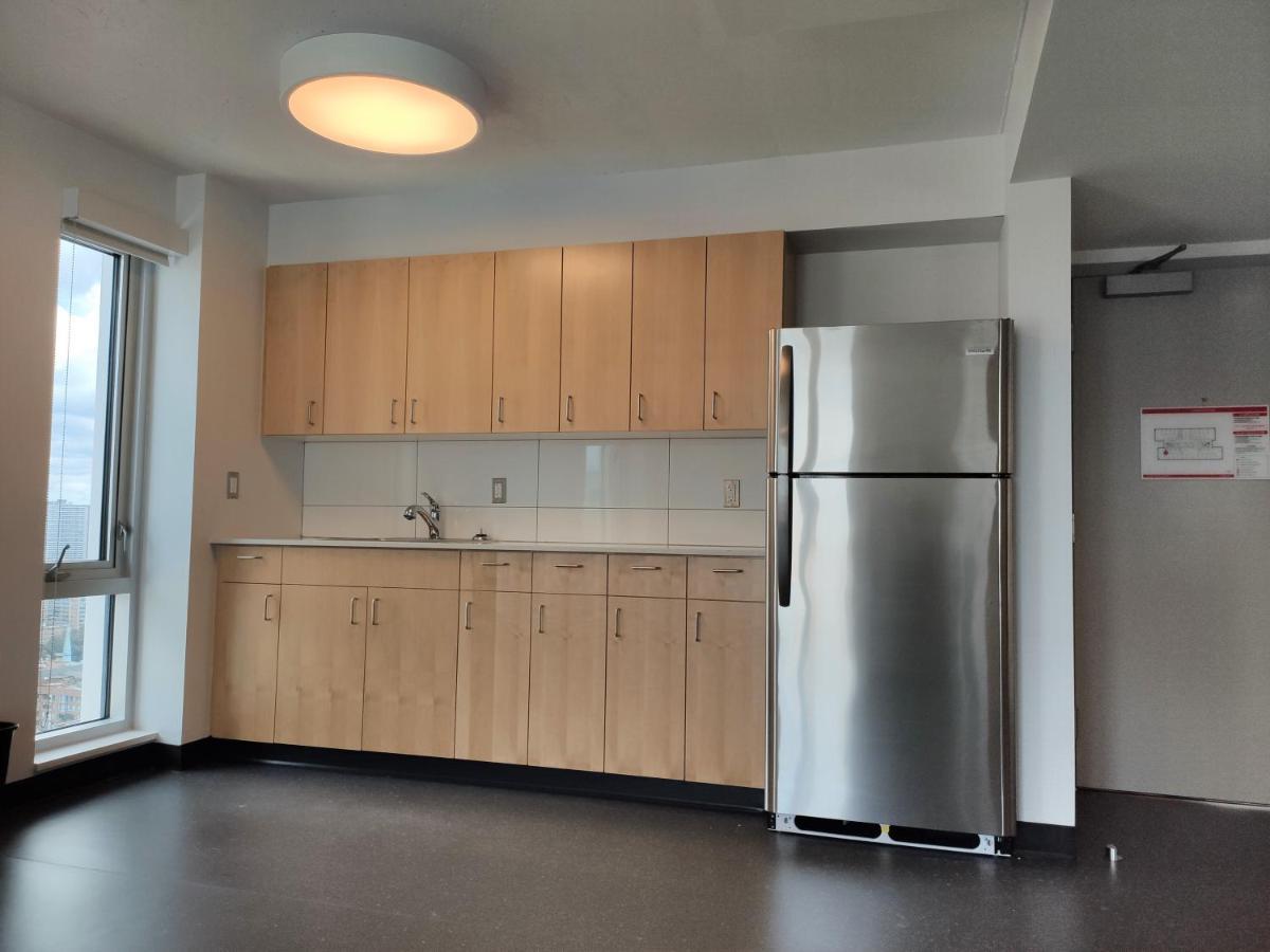 Toronto Metropolitan University-Daphne Cockwell Complex Residence Экстерьер фото