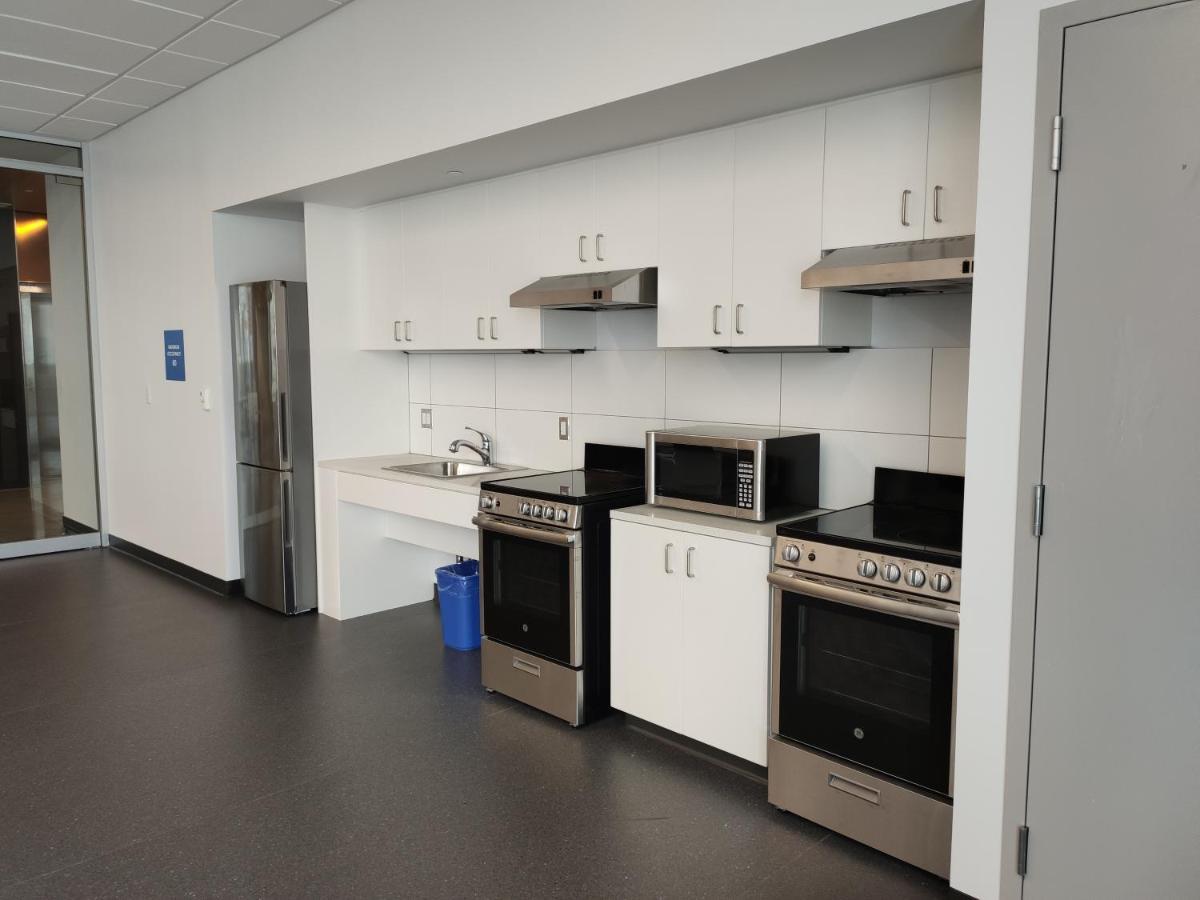 Toronto Metropolitan University-Daphne Cockwell Complex Residence Экстерьер фото