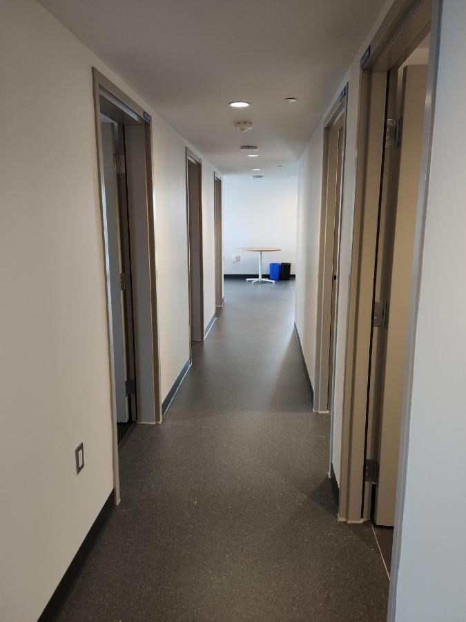 Toronto Metropolitan University-Daphne Cockwell Complex Residence Экстерьер фото