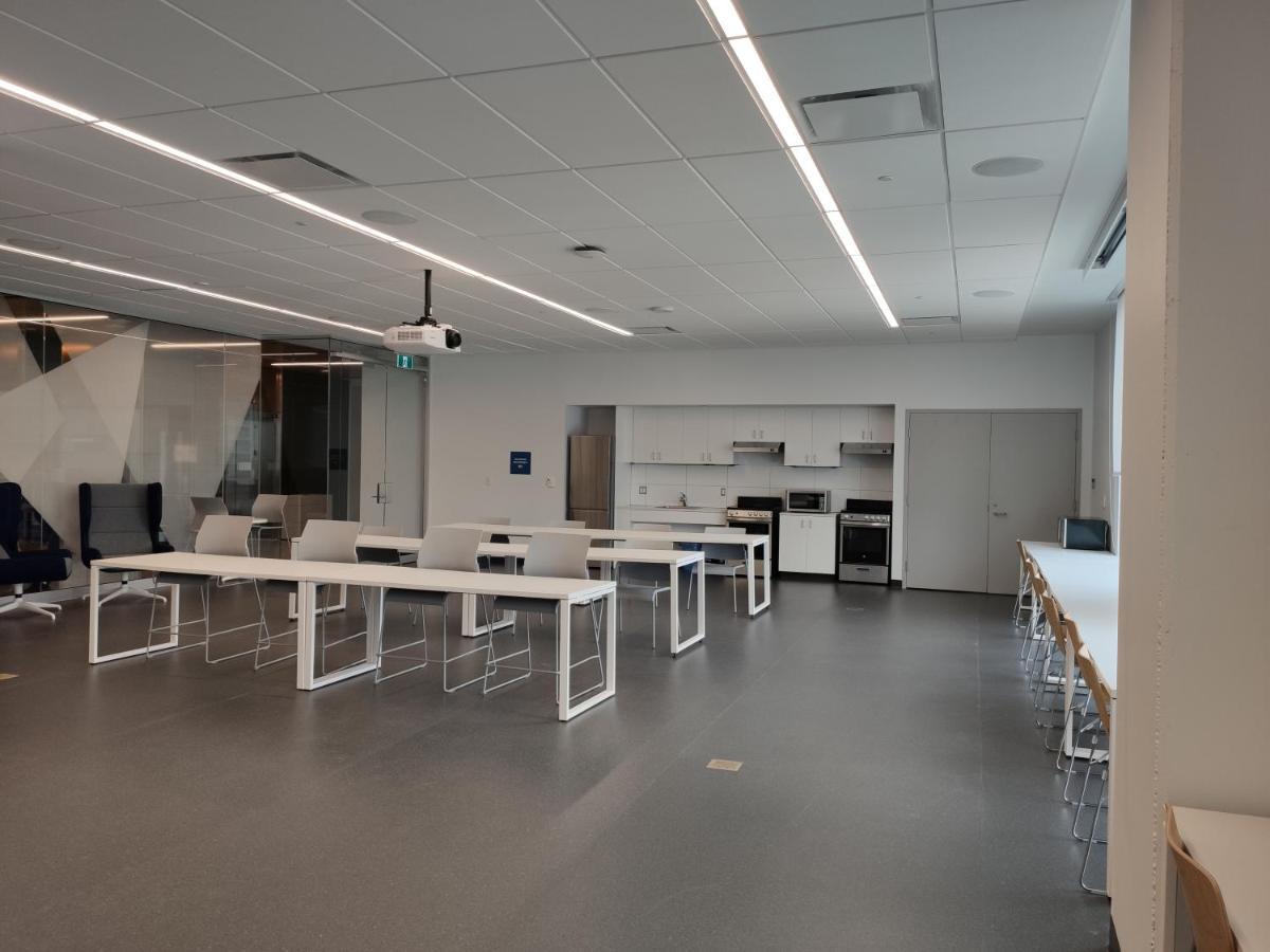 Toronto Metropolitan University-Daphne Cockwell Complex Residence Экстерьер фото