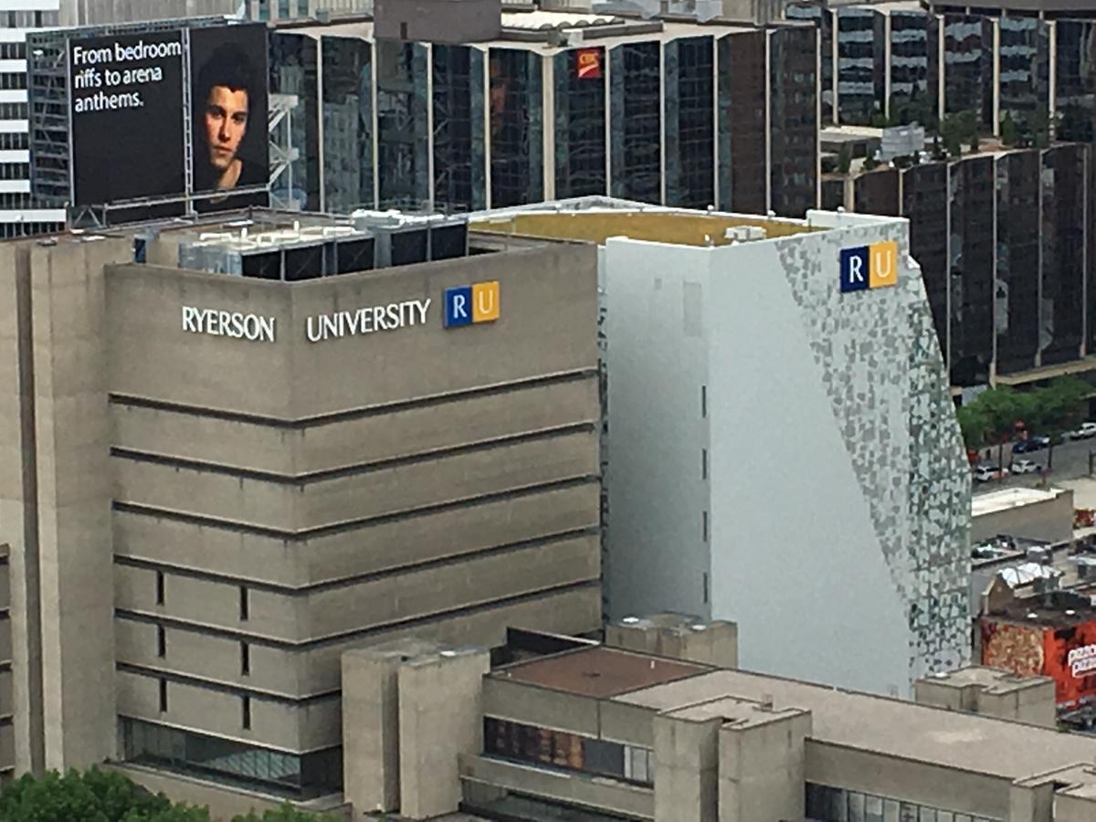 Toronto Metropolitan University-Daphne Cockwell Complex Residence Экстерьер фото