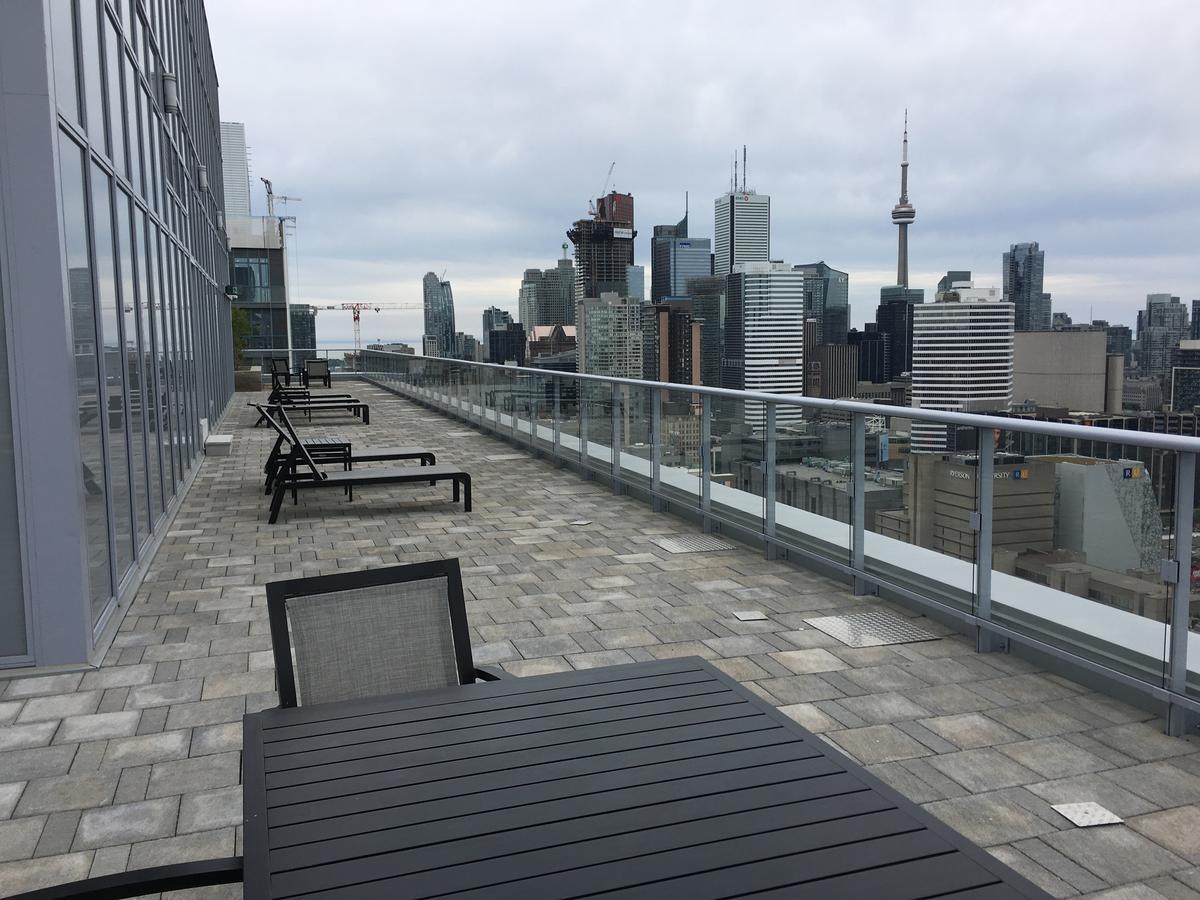 Toronto Metropolitan University-Daphne Cockwell Complex Residence Экстерьер фото