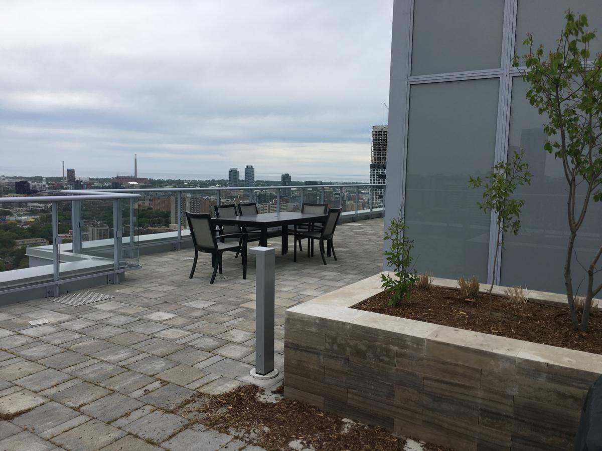 Toronto Metropolitan University-Daphne Cockwell Complex Residence Экстерьер фото