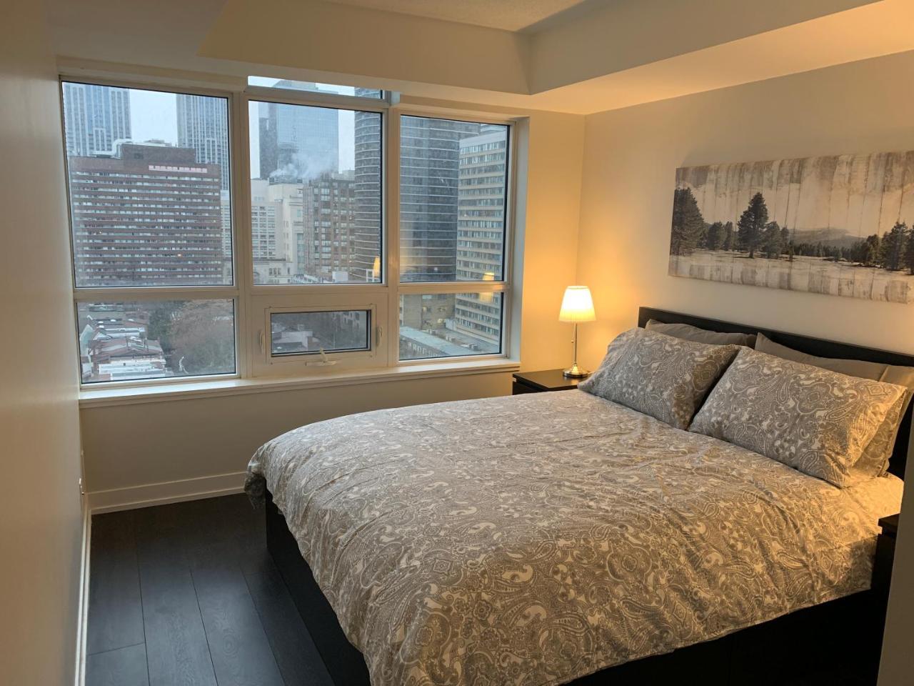Toronto Metropolitan University-Daphne Cockwell Complex Residence Экстерьер фото