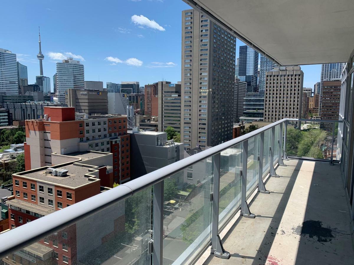 Toronto Metropolitan University-Daphne Cockwell Complex Residence Экстерьер фото
